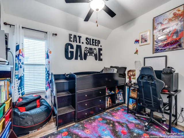 $2,400 | 226 Fernwood Drive, Cibolo, TX 78108