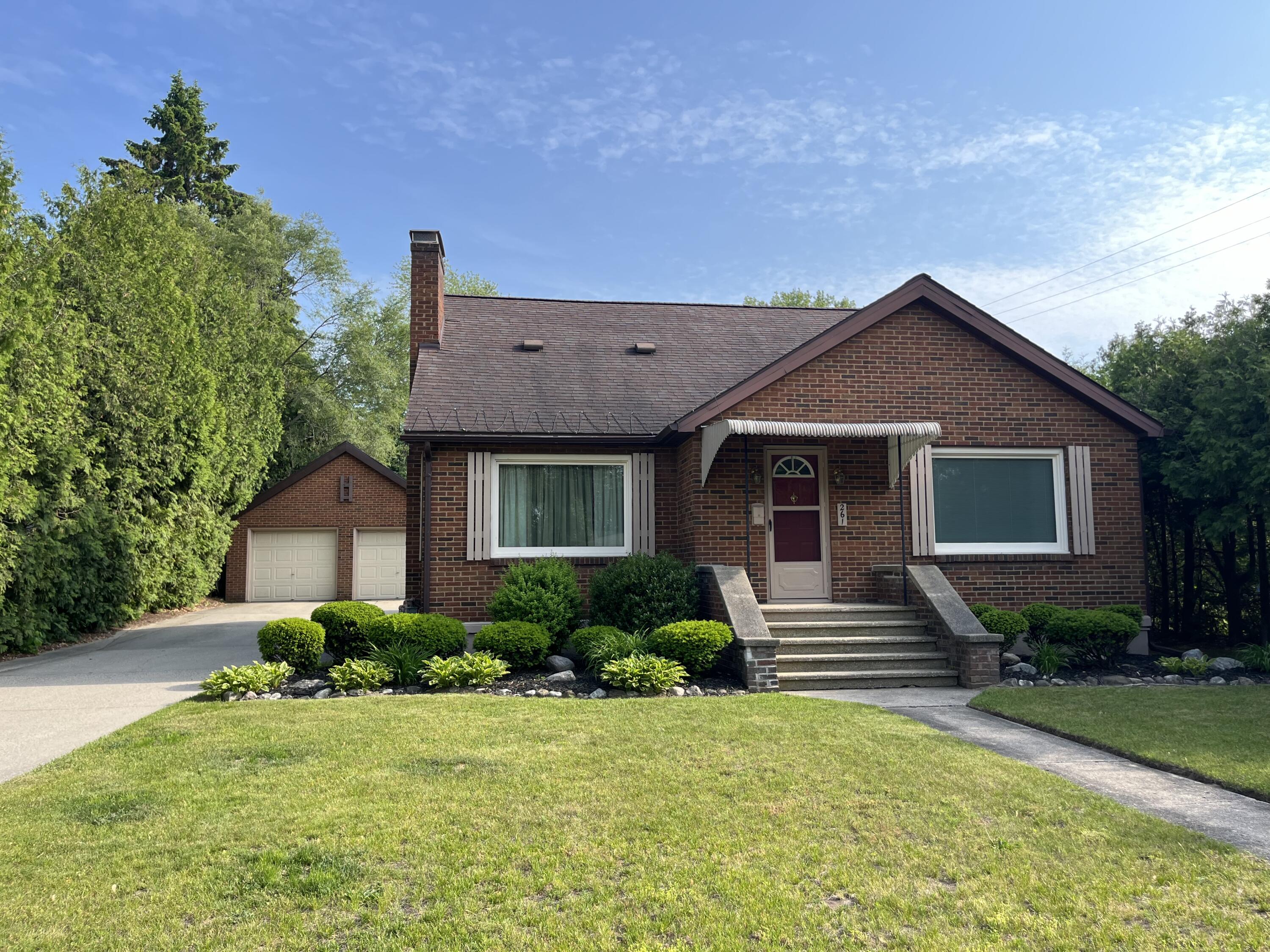 261 West Main Street Hart, MI 49420 - Photo 2 of 40 IMG_8799