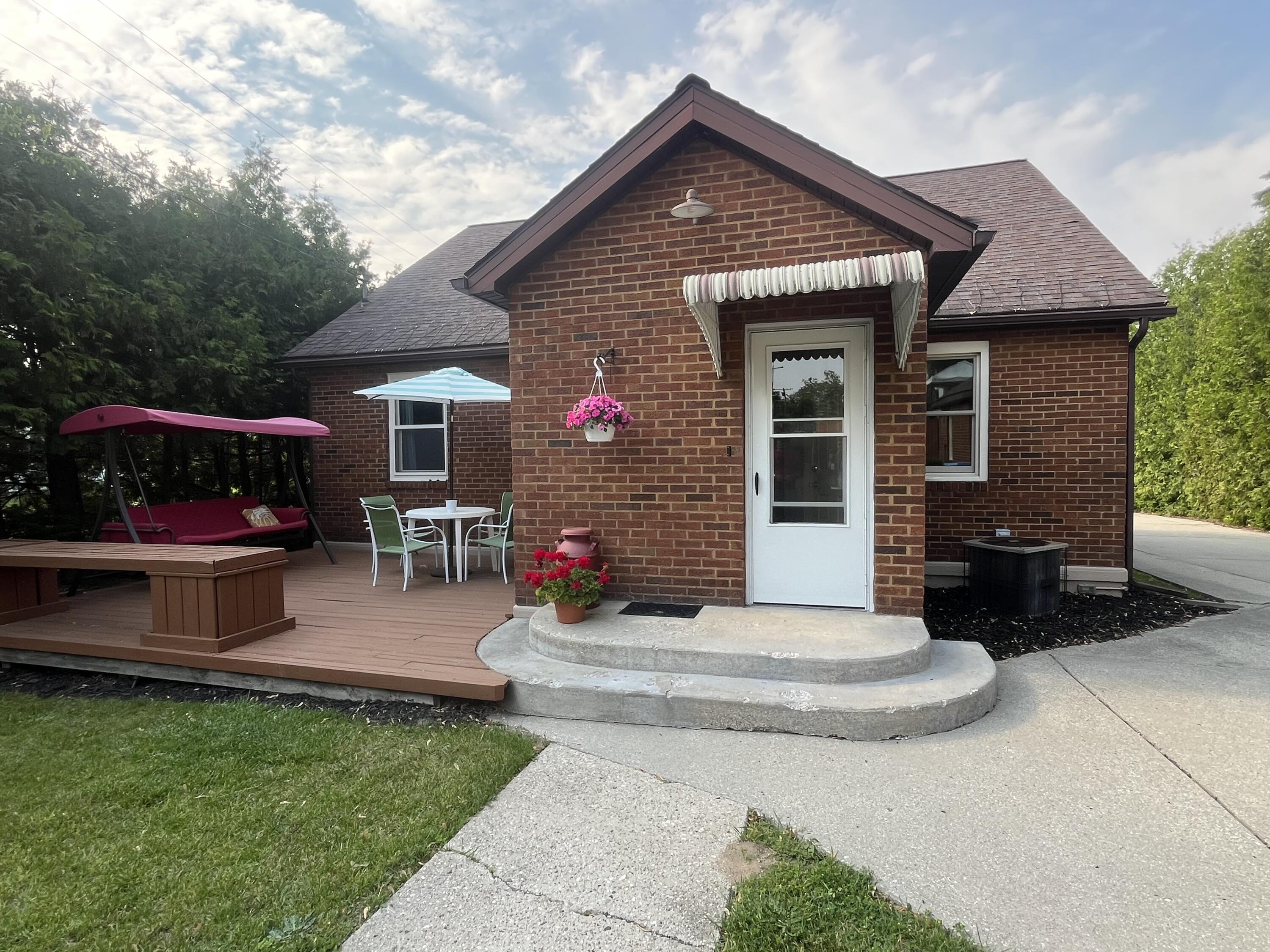 261 West Main Street Hart, MI 49420 - Photo 5 of 40 IMG_8804