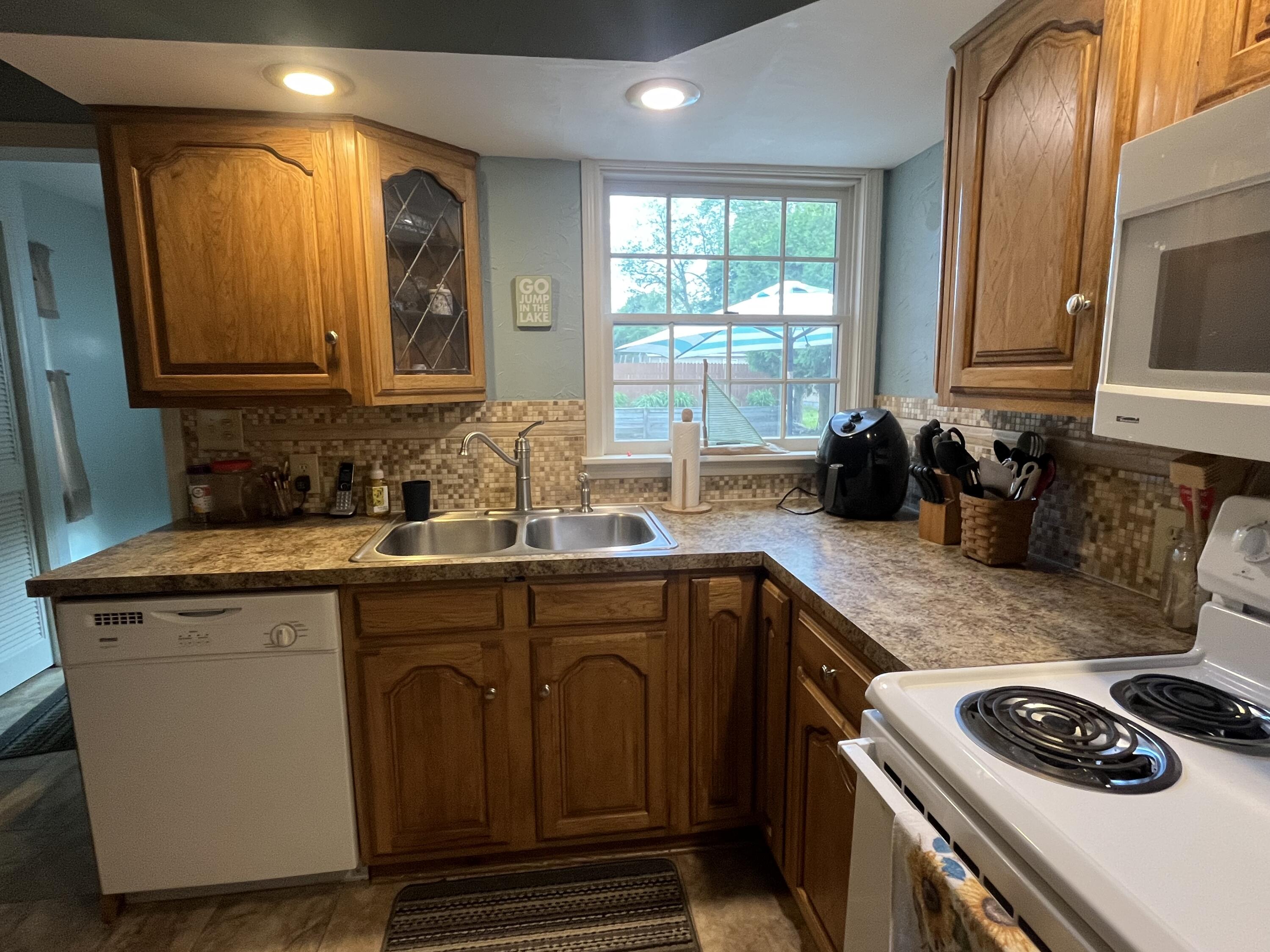 261 West Main Street Hart, MI 49420 - Photo 9 of 40 IMG_8826