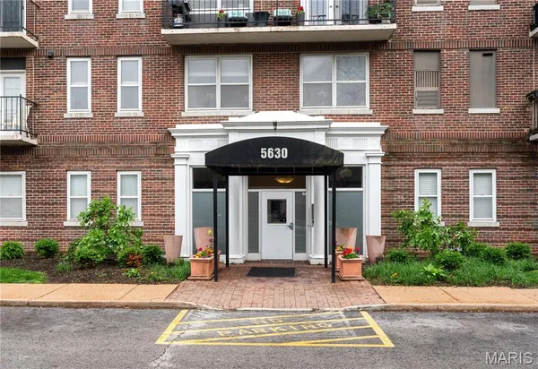 $1,300 | 5630 Pershing Avenue, Unit 21, St. Louis, MO 63112