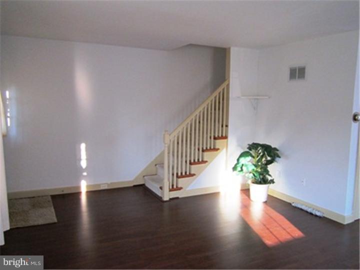 618 March Street Shillington, PA 19607 - Photo 4 of 19 Living Room