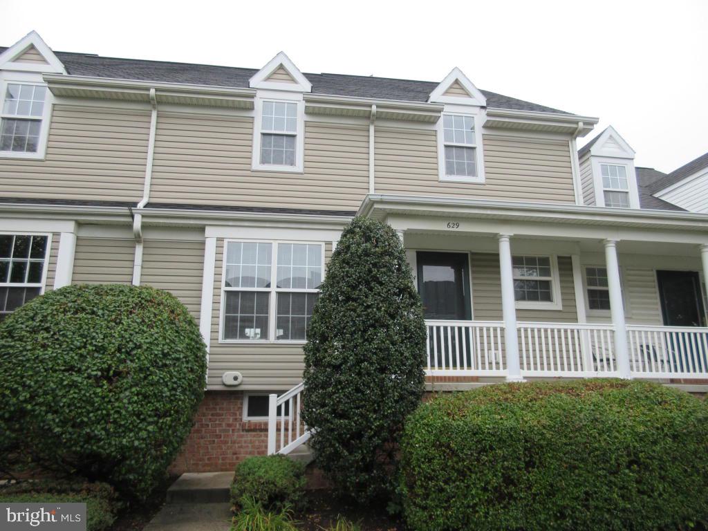 629 Chatham Way Lititz, PA 17543 - Photo 1 of 18 front view of a house