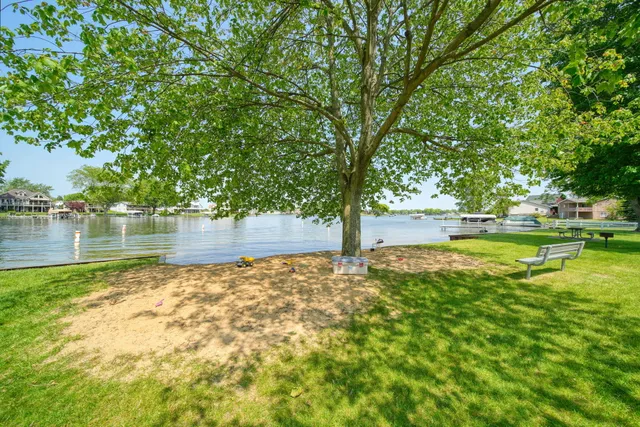 $199,900 | 112 Abbott Lane, Brooklyn, MI 49230