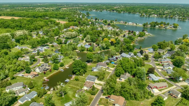 $199,900 | 112 Abbott Lane, Brooklyn, MI 49230