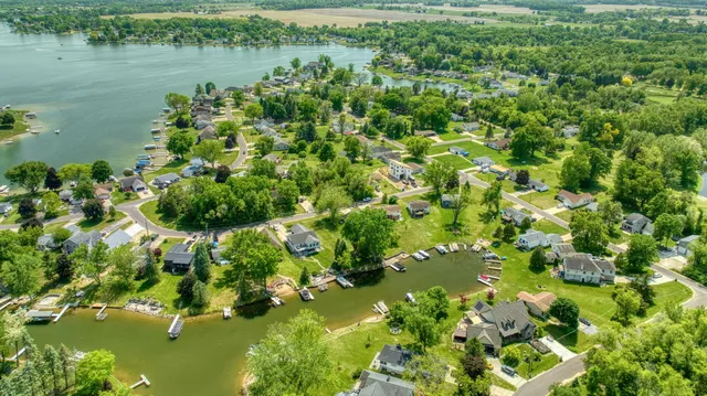 $199,900 | 112 Abbott Lane, Brooklyn, MI 49230