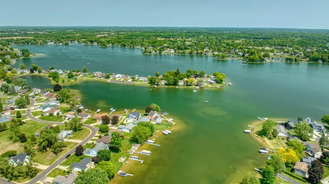 $199,900 | 112 Abbott Lane, Brooklyn, MI 49230