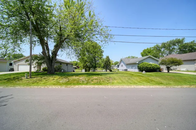 $199,900 | 112 Abbott Lane, Brooklyn, MI 49230