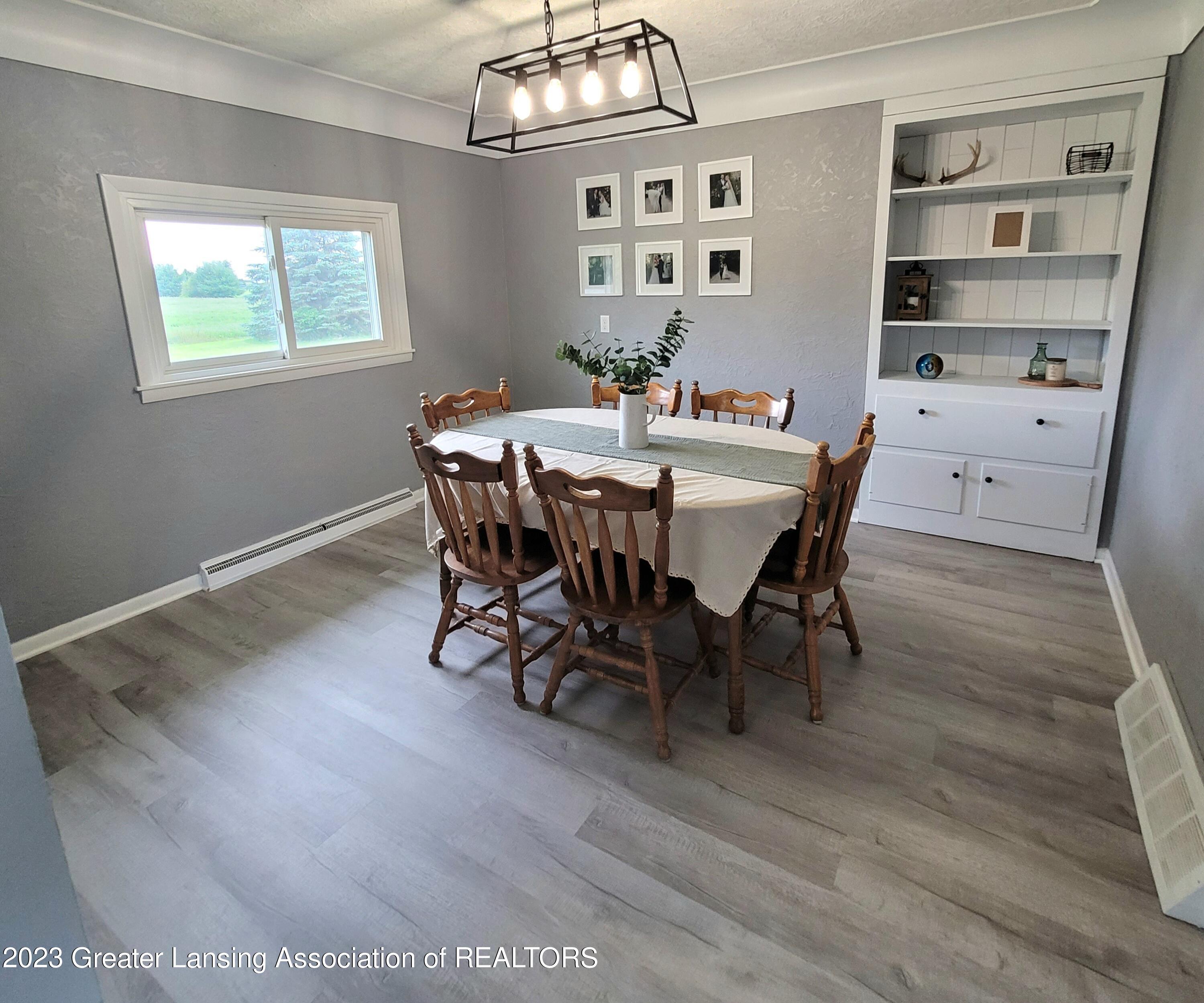 5183 Bellevue Road Onondaga, MI 49264 - Photo 31 of 41 Dining room