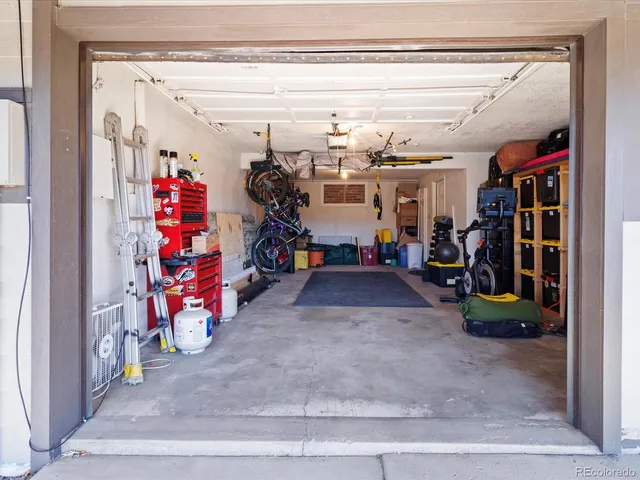 a view of a garage