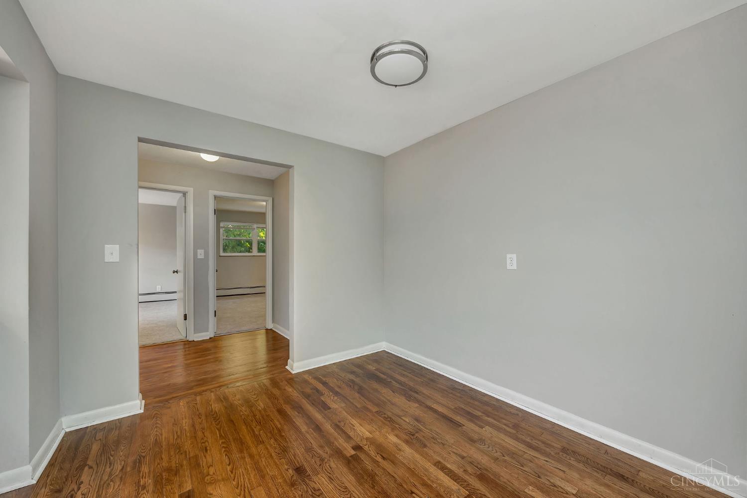 5846 Robison Road Cincinnati, OH 45213 - Photo 10 of 30 Gallery Image 10