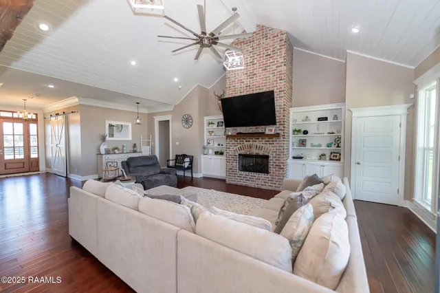 $675,000 | 3713 Vidrine Road, Ville Platte, LA 70586