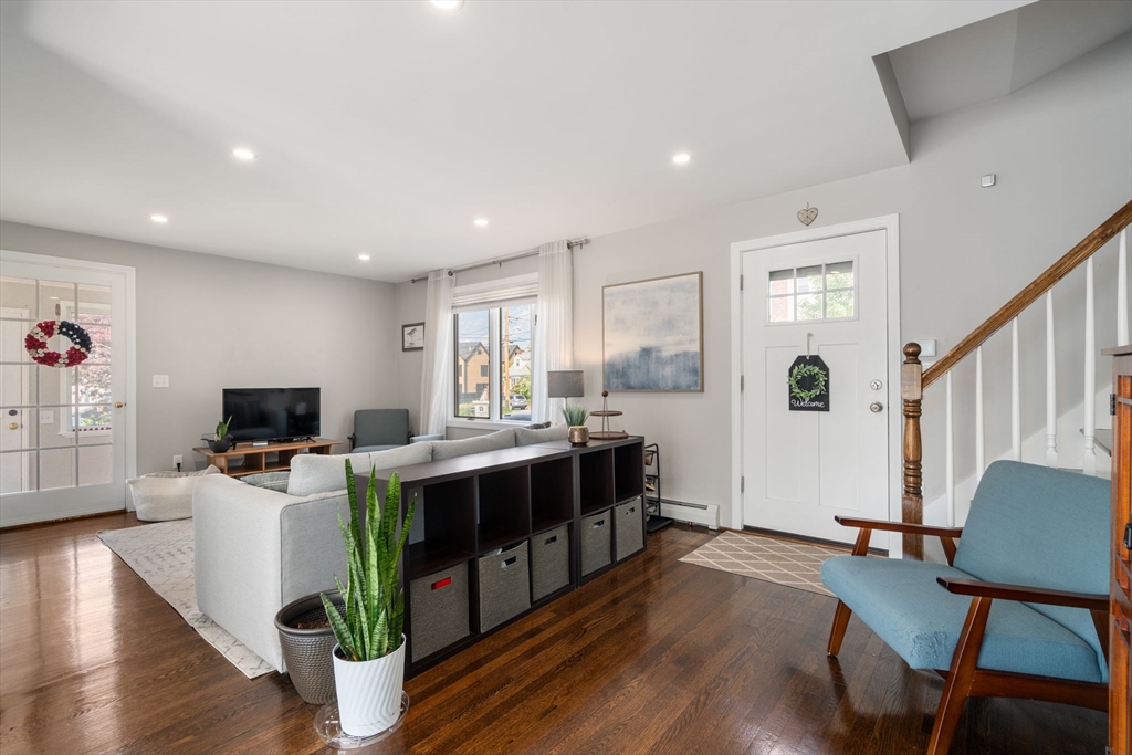 38 Overlook Road Waltham, MA 02451 - Photo 4 of 39