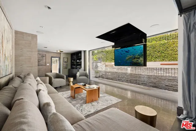 $14,000 | 3300 North Knoll Drive, Los Angeles, CA 90068