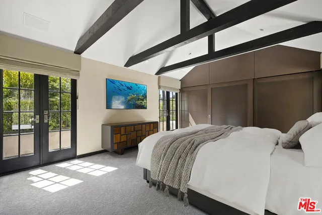 $14,000 | 3300 North Knoll Drive, Los Angeles, CA 90068