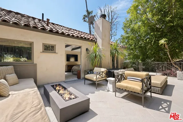 $14,000 | 3300 North Knoll Drive, Los Angeles, CA 90068