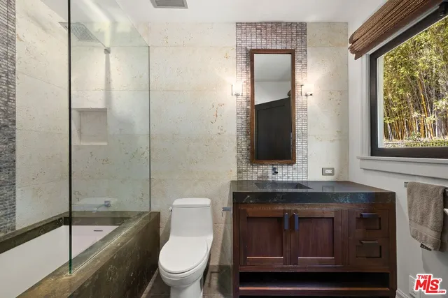 $14,000 | 3300 North Knoll Drive, Los Angeles, CA 90068