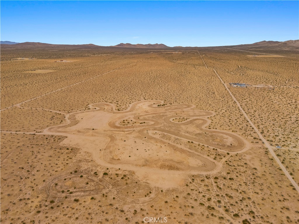 4625813 Drifting Sands Road Adelanto, CA 92301 - Photo 6 of 20