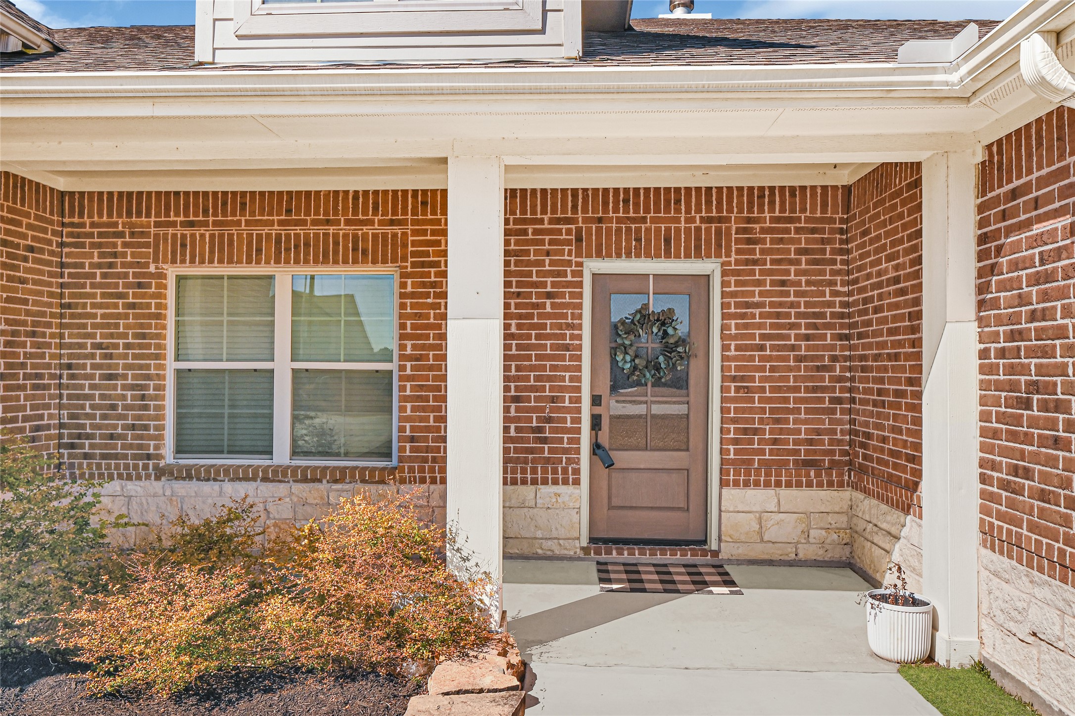 12371 North Chestnut Hills Road Conroe, TX 77303 - Photo 3 of 35