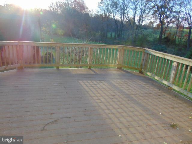 6320 Griffith Road Gaithersburg, MD 20882 - Photo 8 of 18 Deck