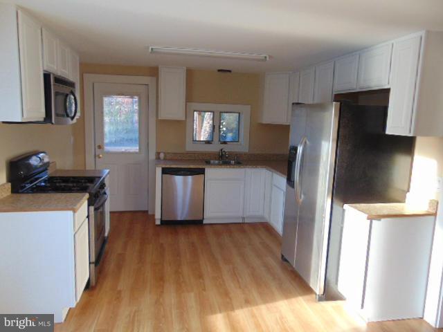6320 Griffith Road Gaithersburg, MD 20882 - Photo 9 of 18 Kitchen