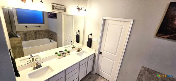 $379,950 | 7803 Kendall Hill Drive, Temple, TX 76502