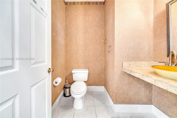 $8,000 | 1241 South 13th Avenue, Unit 1241, Hollywood, FL 33019