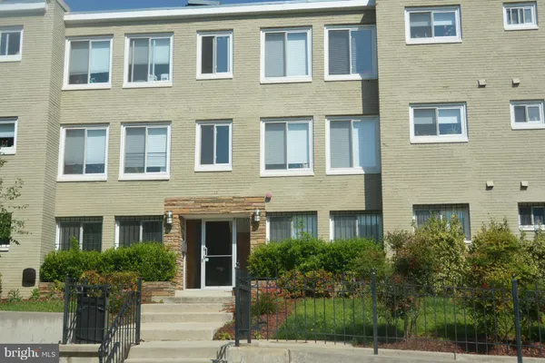 $2,100 | 36 T Street Northeast, Unit 202, Washington, DC 20002