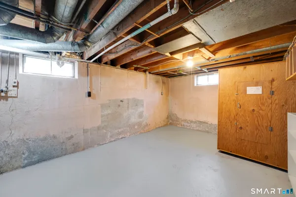 $349,500 | 203 Brentwood Road, Newington, CT 06111