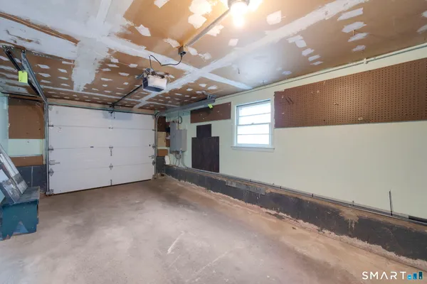 $349,500 | 203 Brentwood Road, Newington, CT 06111