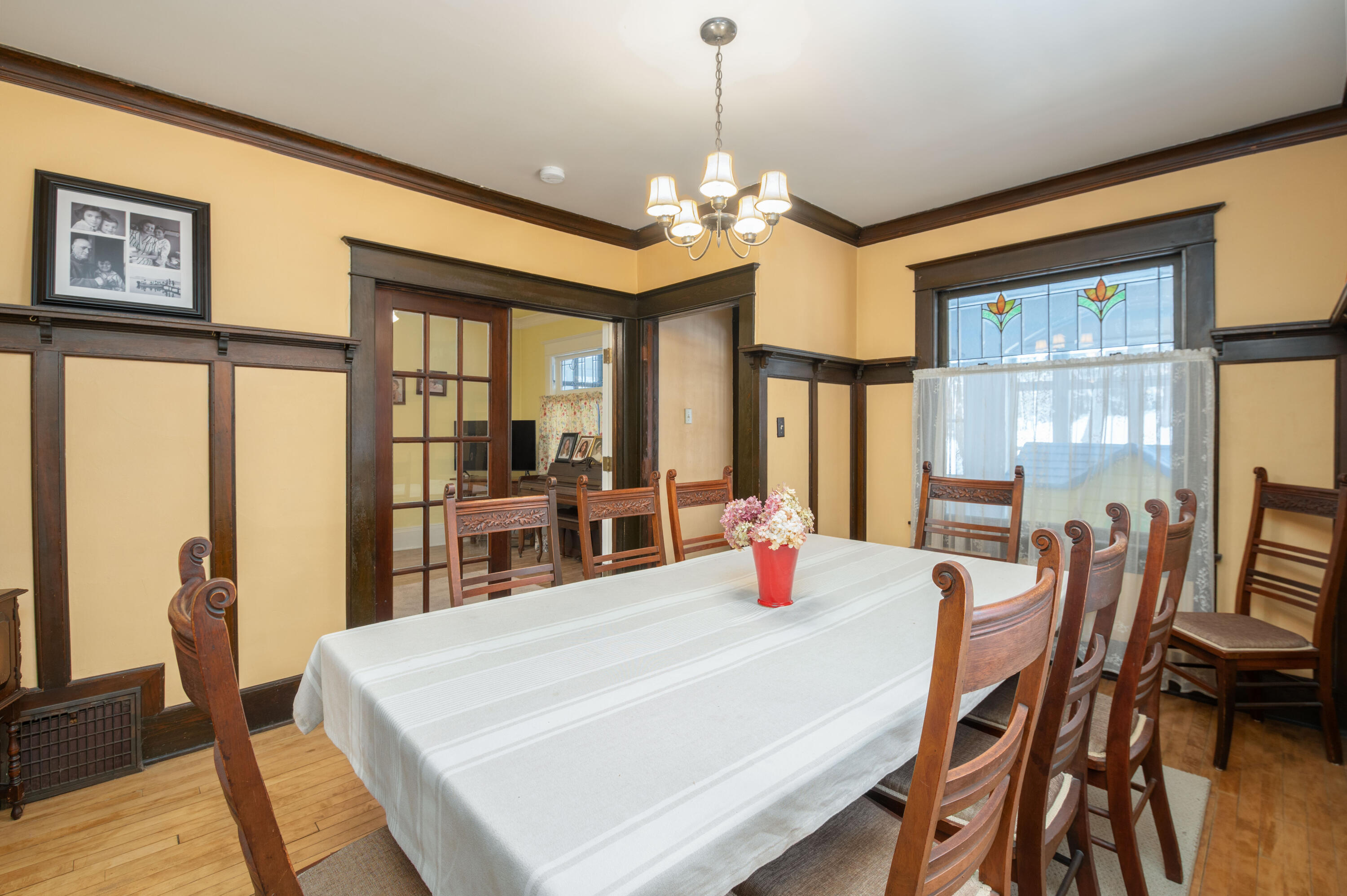 W304N2426 Maple Avenue Delafield, WI 53072 - Photo 9 of 36 Dining Area