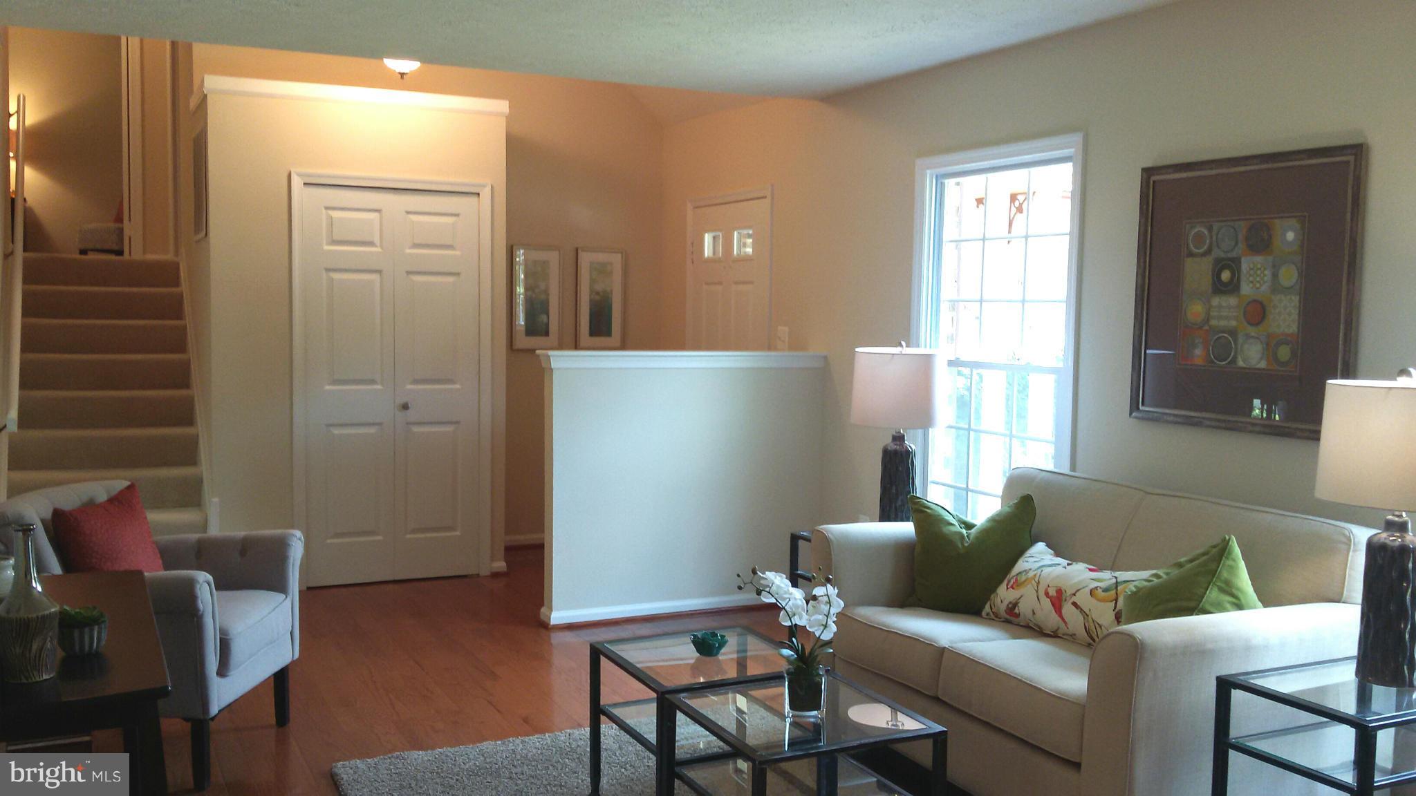 7613 Modisto Lane Springfield, VA 22153 - Photo 3 of 26 Living Room
