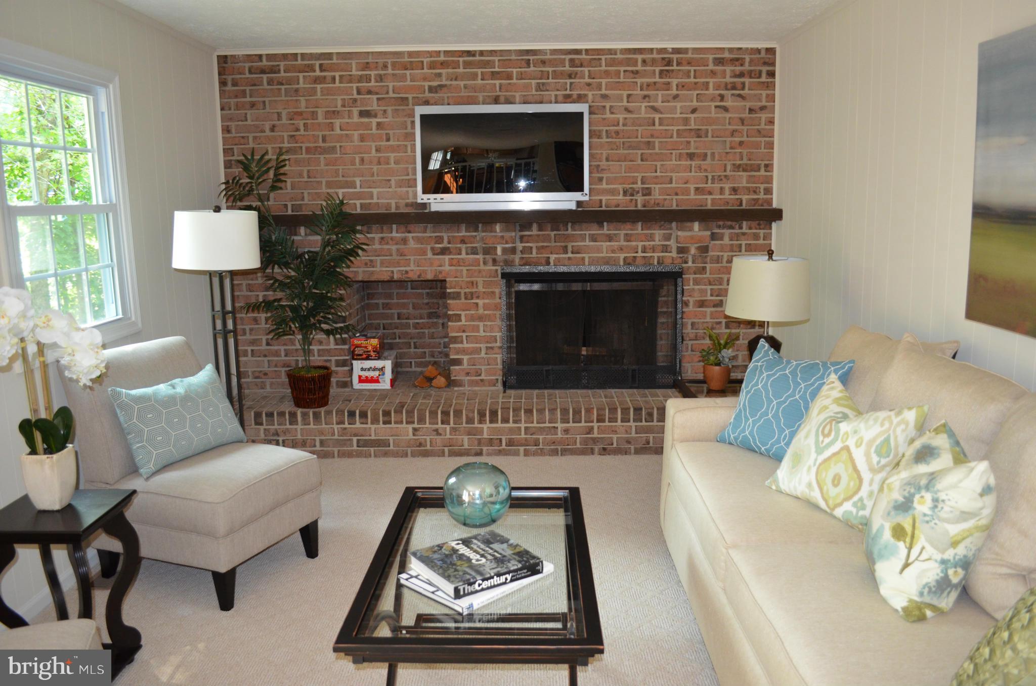 7613 Modisto Lane Springfield, VA 22153 - Photo 10 of 26 Family Room