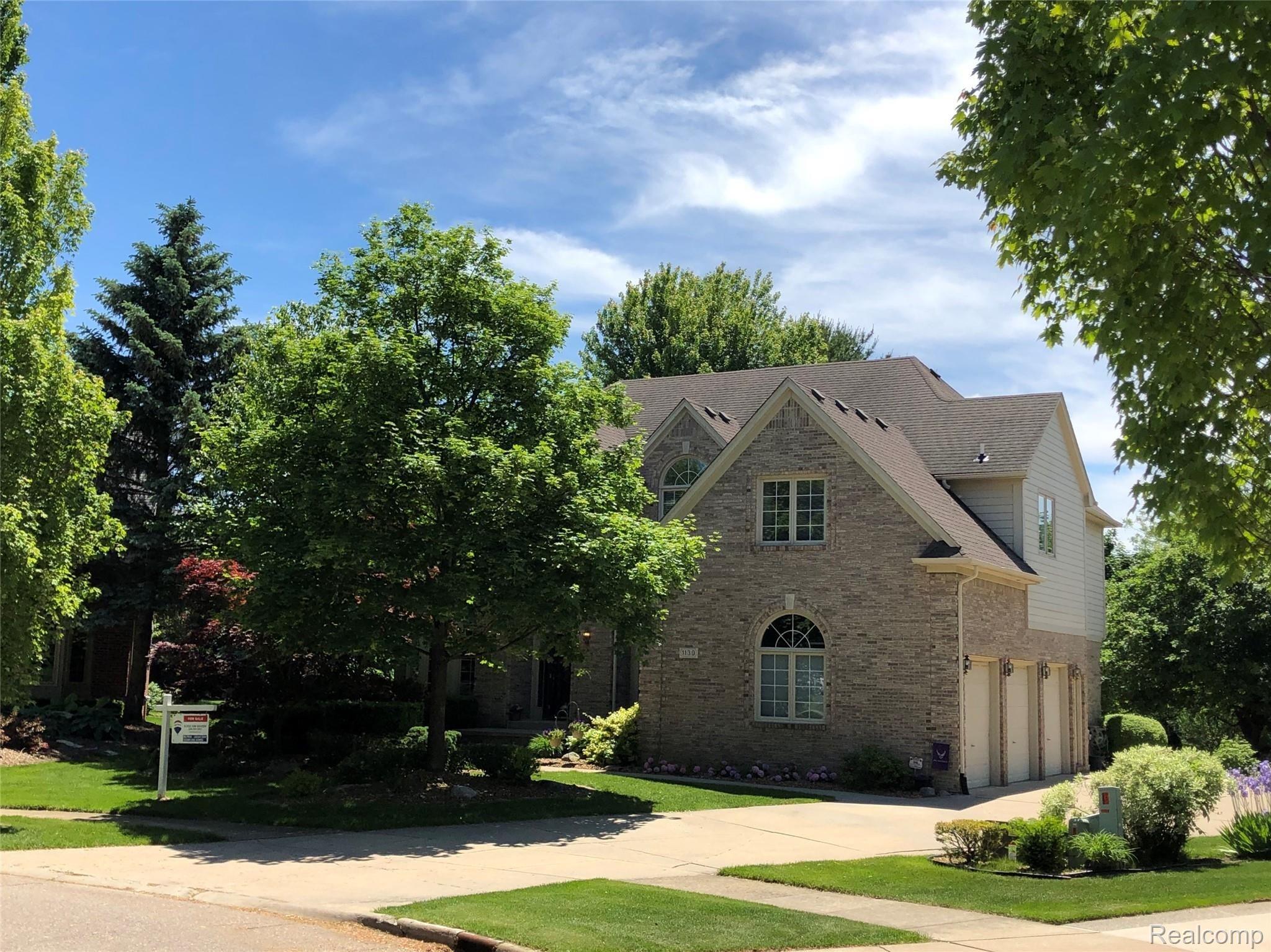 1130 Waycroft Court Rochester, MI 48307 - Photo 1 of 53 AF255C08-4A82-40D0-8D61-704AFC2D9635.jpeg