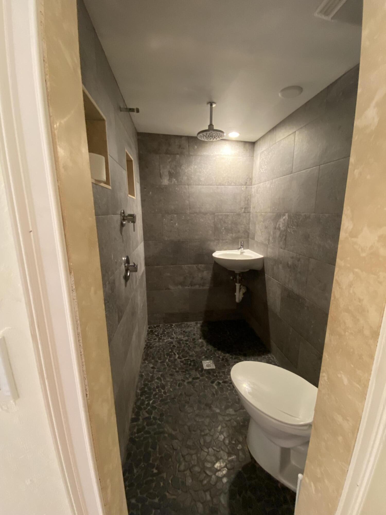 26 Dolphin Road Key Largo, FL 33037 - Photo 14 of 27 Bedroom 3 bathroom