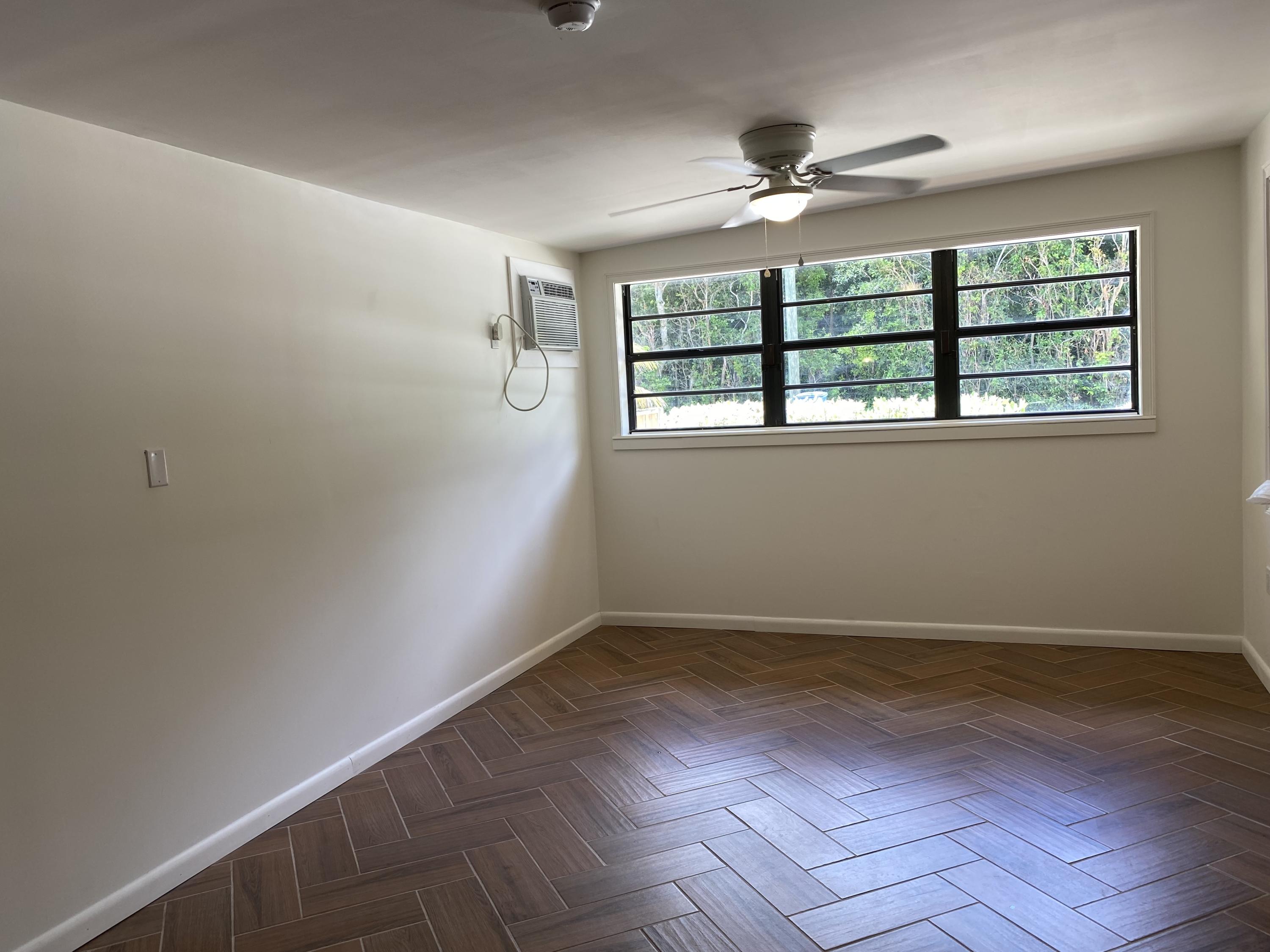 26 Dolphin Road Key Largo, FL 33037 - Photo 3 of 27 Dining Area