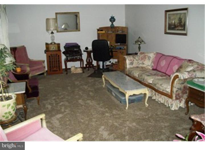 303 West Chestnut Hill Road Newark, DE 19713 - Photo 3 of 25 Gallery Image 3