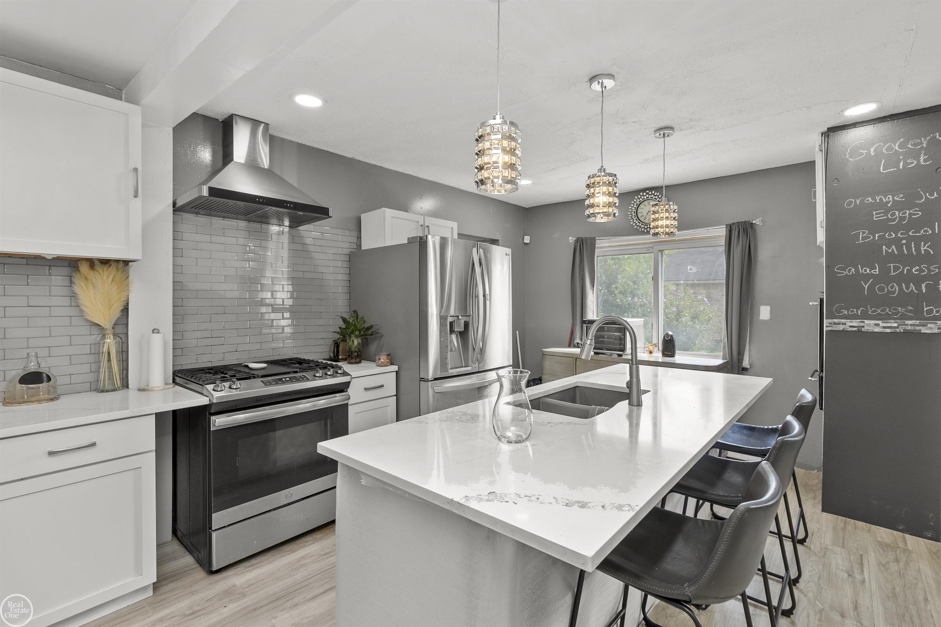 10218 Wayne Road Livonia, MI 48150 - Photo 14 of 43 50120576-13.JPG