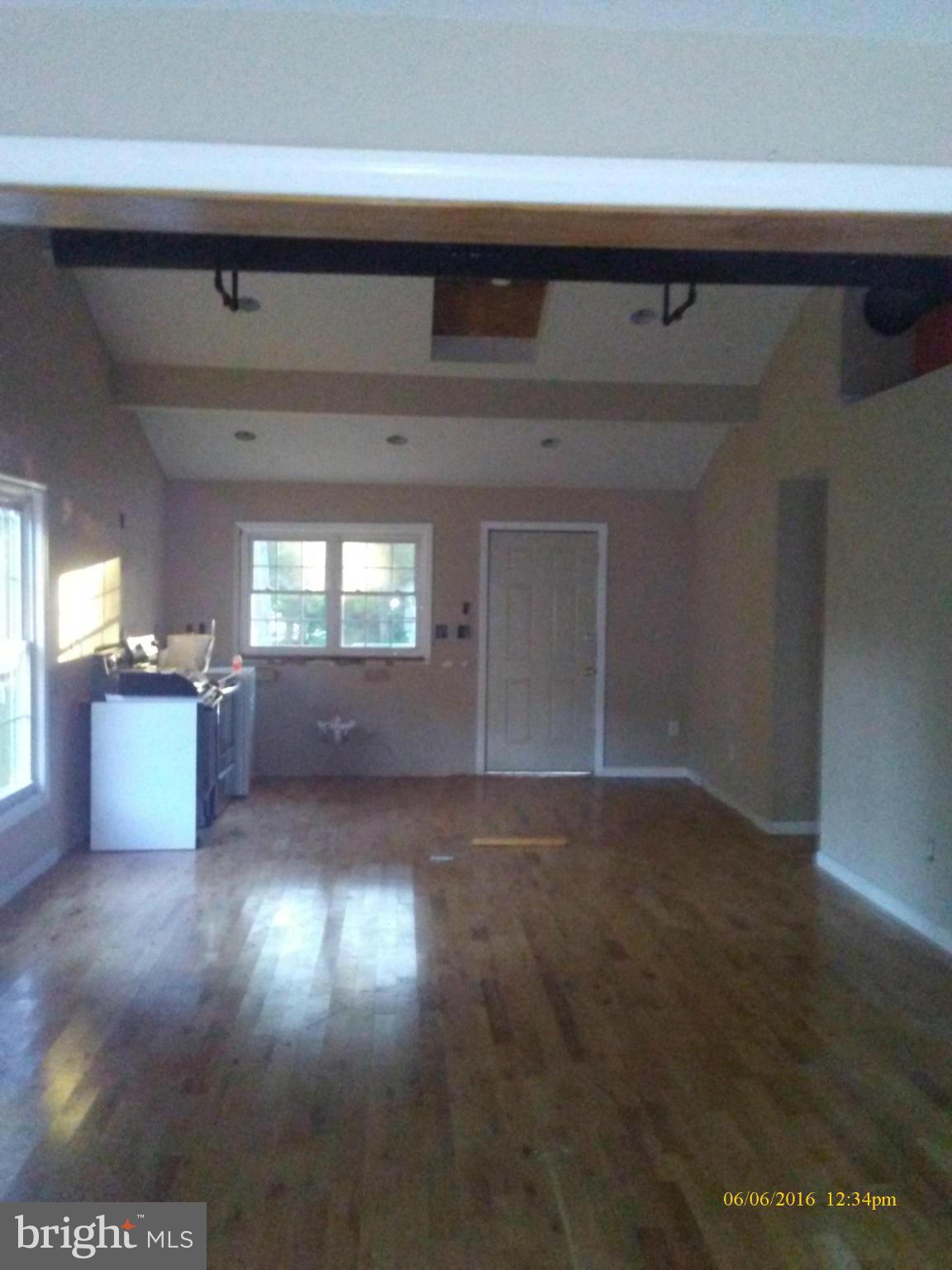 8600 Oak Road Baltimore, MD 21219 - Photo 5 of 10 Kitchen