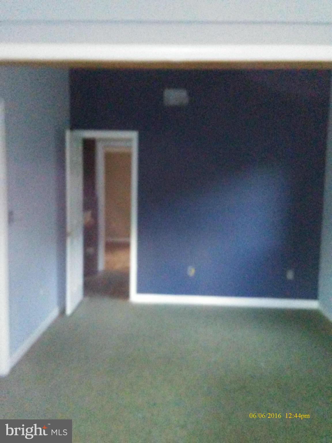 8600 Oak Road Baltimore, MD 21219 - Photo 8 of 10 Bedroom (Master)