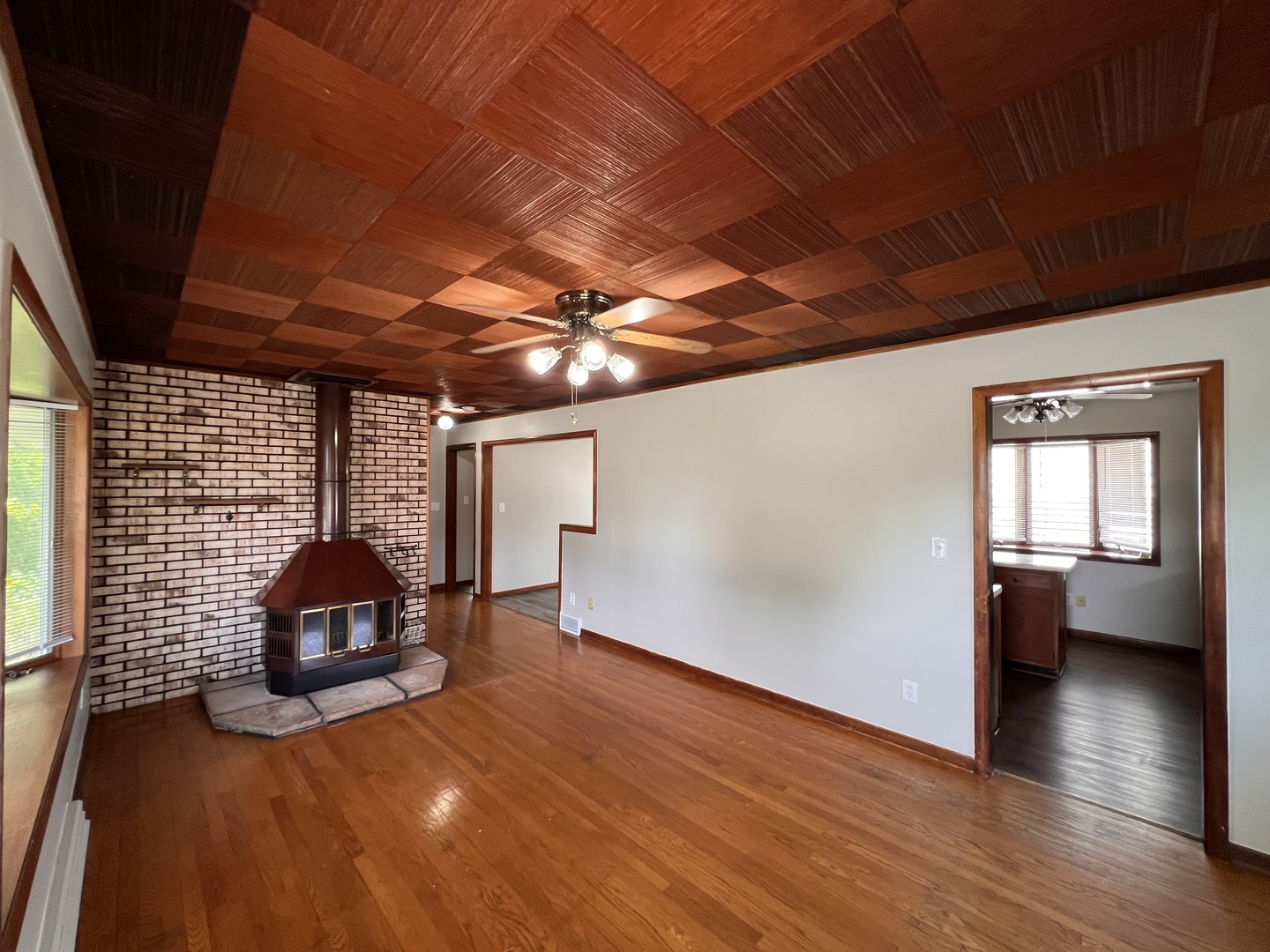 1724 Green Bay Road North Chicago, IL 60064 - Photo 3 of 22