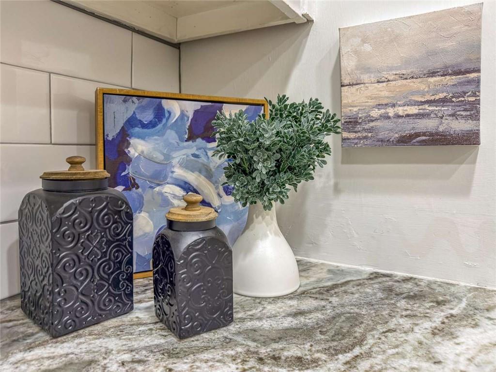 200 Villa Road, Unit 126 Jasper, GA 30143 - Photo 26 of 38 a view of a vase of flowers on a table