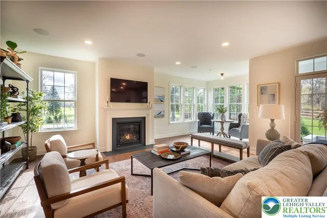 $1,160,000 | 4630 Old Saucon Road, Bethlehem, PA 18015