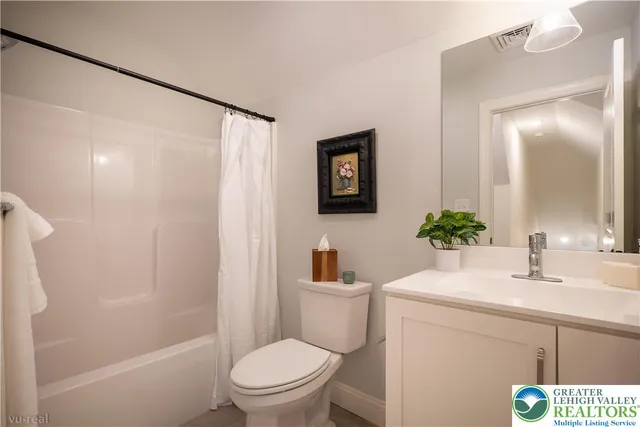 $1,160,000 | 4630 Old Saucon Road, Bethlehem, PA 18015