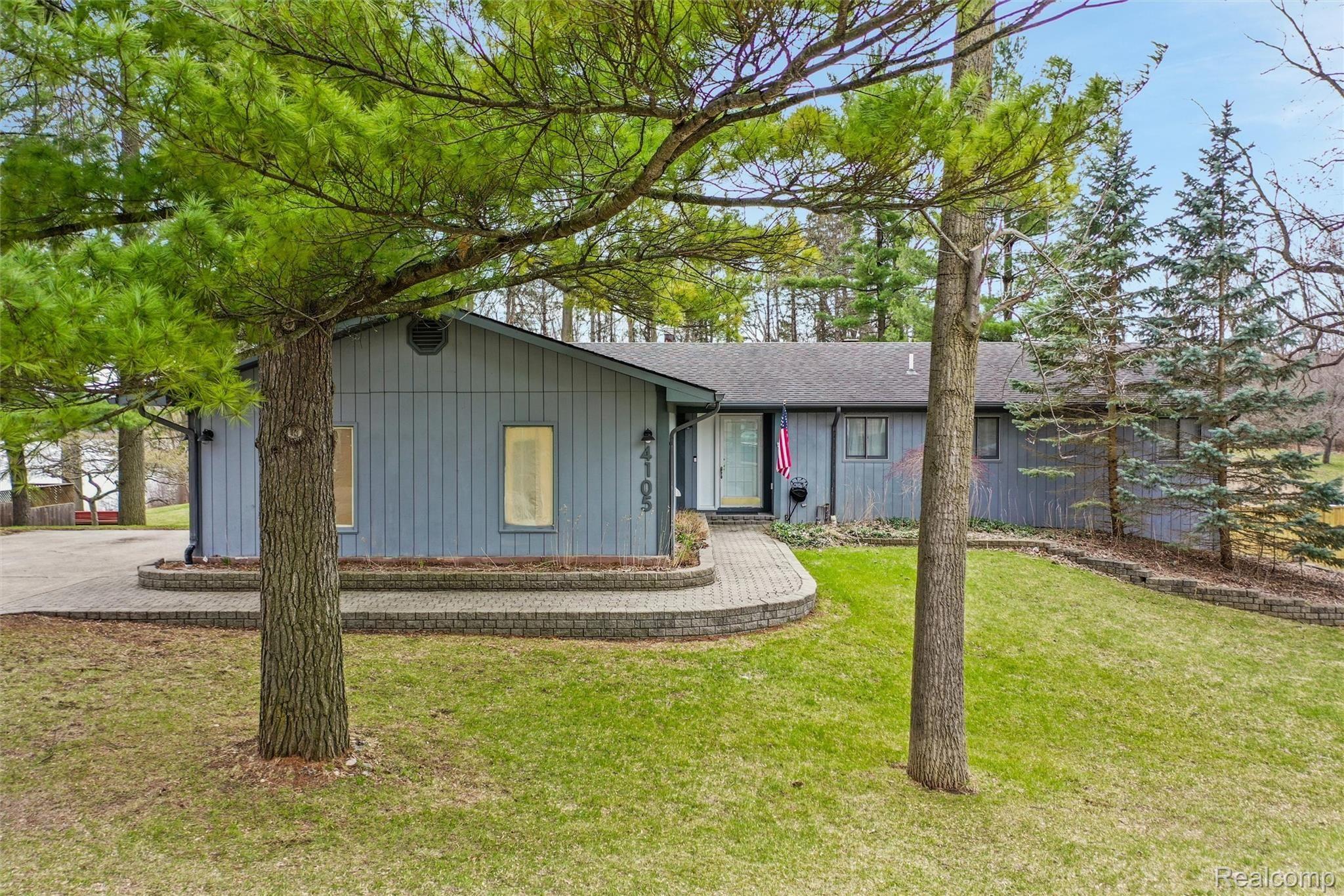4105 Crocus Road Waterford, MI 48328 - Photo 34 of 46 13-4105 Crocus Rd0007.jpg