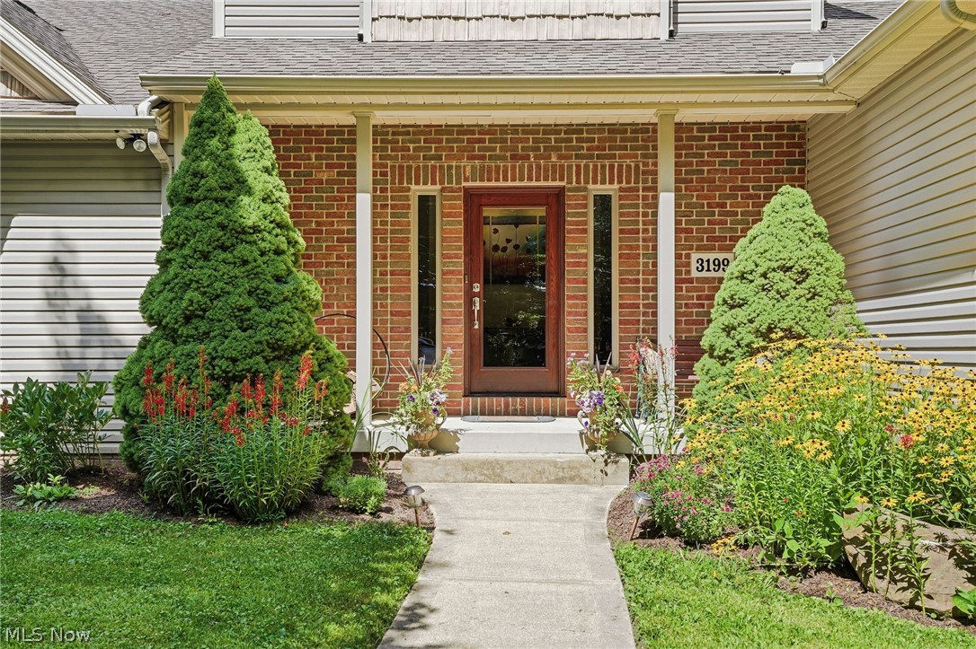 3199 Blake Road Wadsworth, OH 44281 - Photo 5 of 39 Beautiful Entry