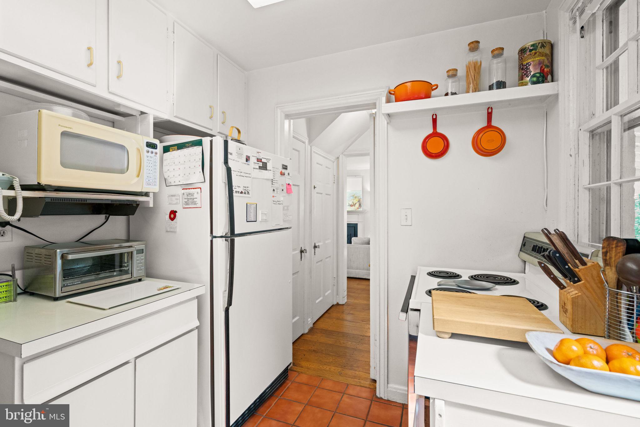 4909 Jamestown Court Bethesda, MD 20816 - Photo 12 of 42