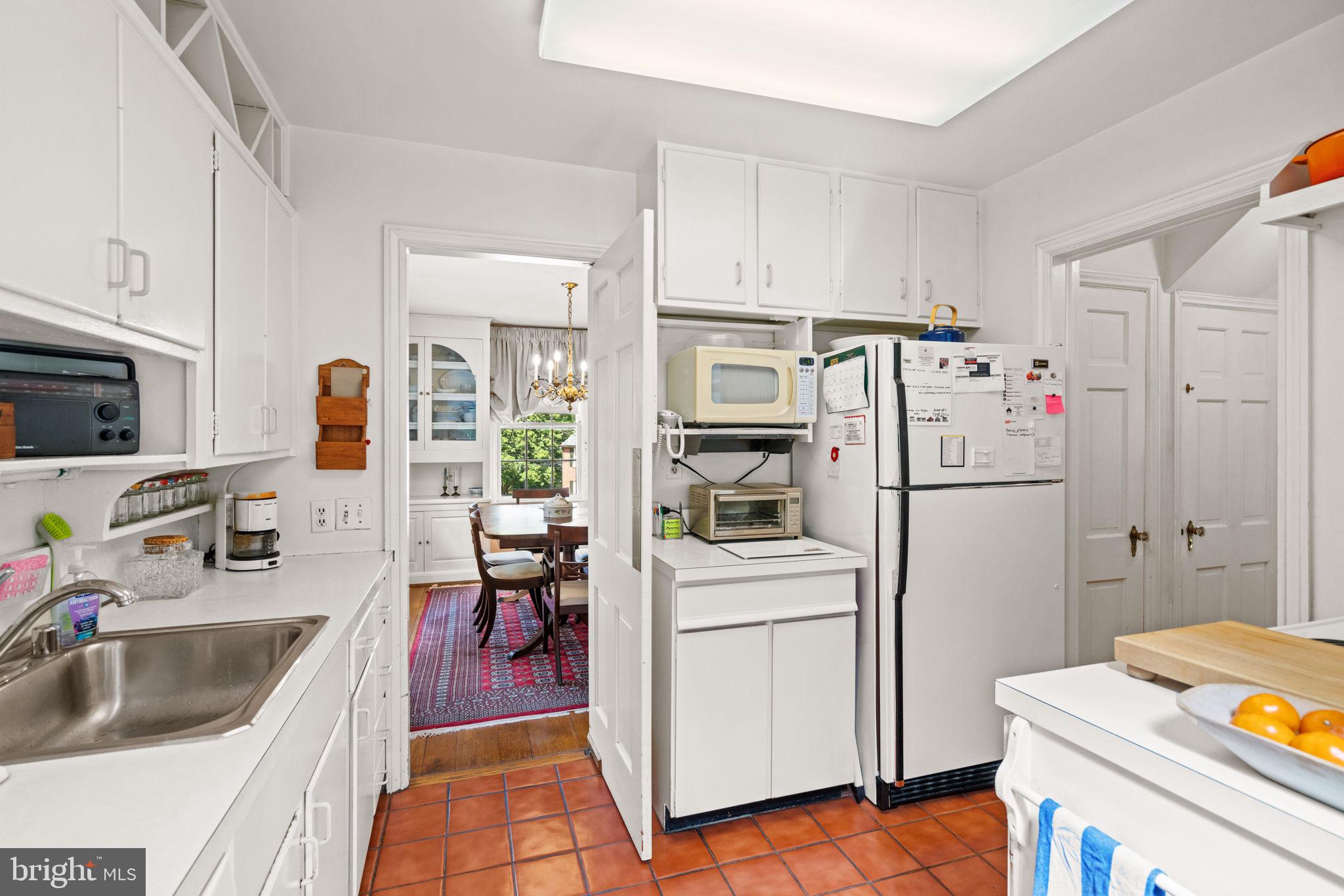 4909 Jamestown Court Bethesda, MD 20816 - Photo 13 of 42