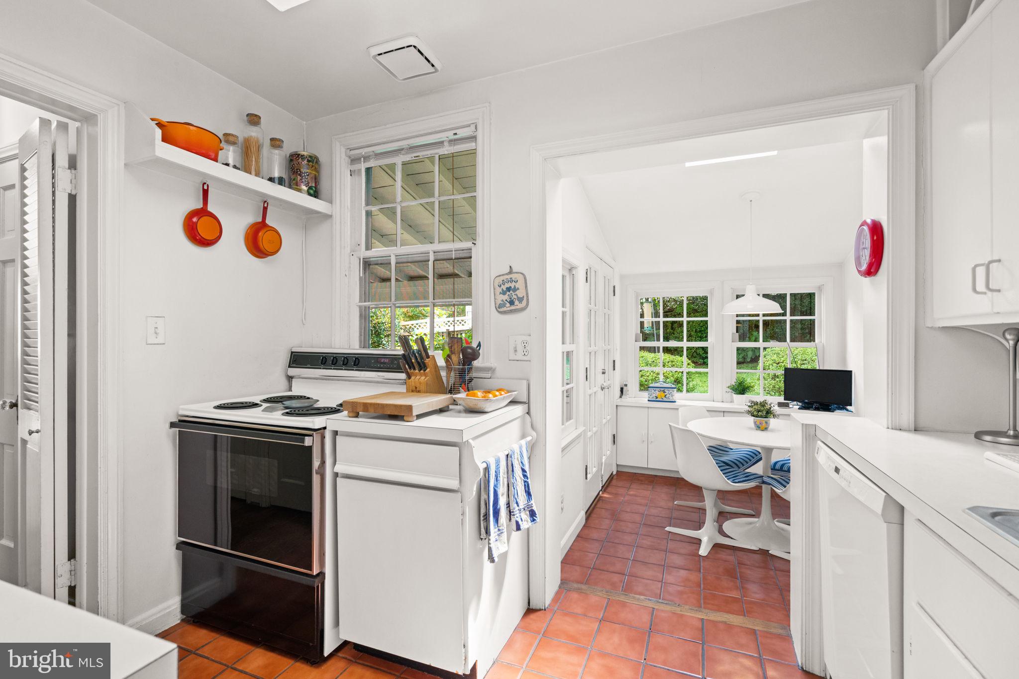 4909 Jamestown Court Bethesda, MD 20816 - Photo 14 of 42