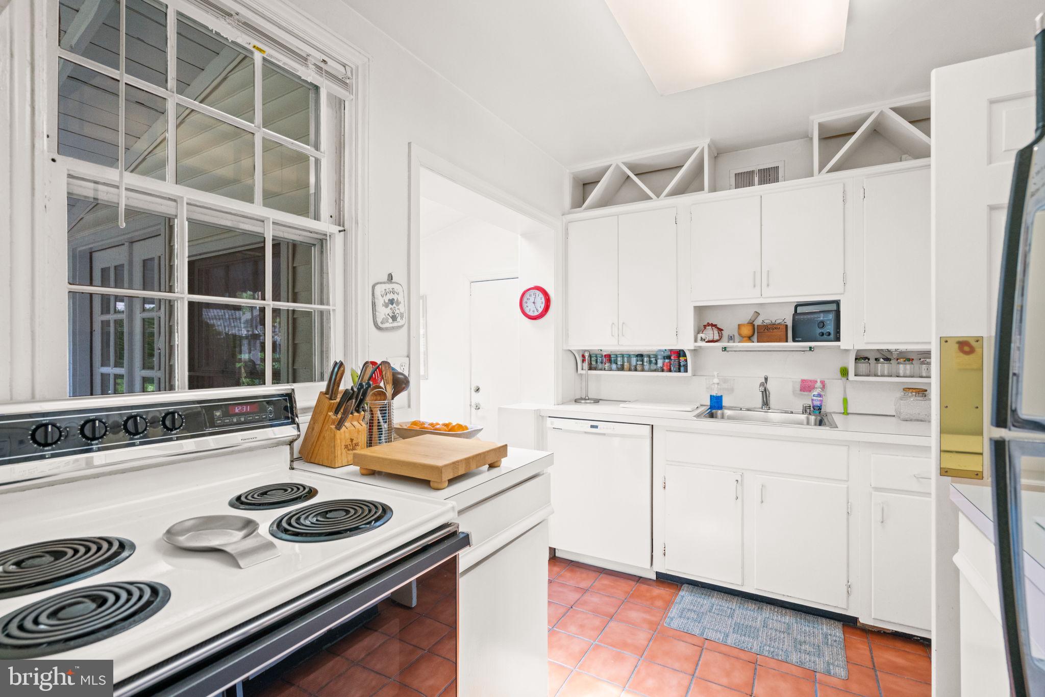 4909 Jamestown Court Bethesda, MD 20816 - Photo 15 of 42